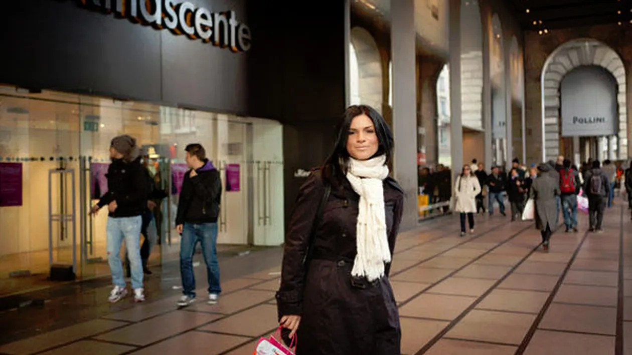 Ellie White: As alege-o pe Rihanna pentru o zi intreaga la shopping!