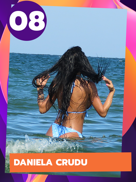 Cine o face mai bine? Cosmina Păsărin, Adelina Pestrițu, Anna Lesko sau Simona Trașcă? TOP 50 fete care se luptă cu părul, în costum de baie