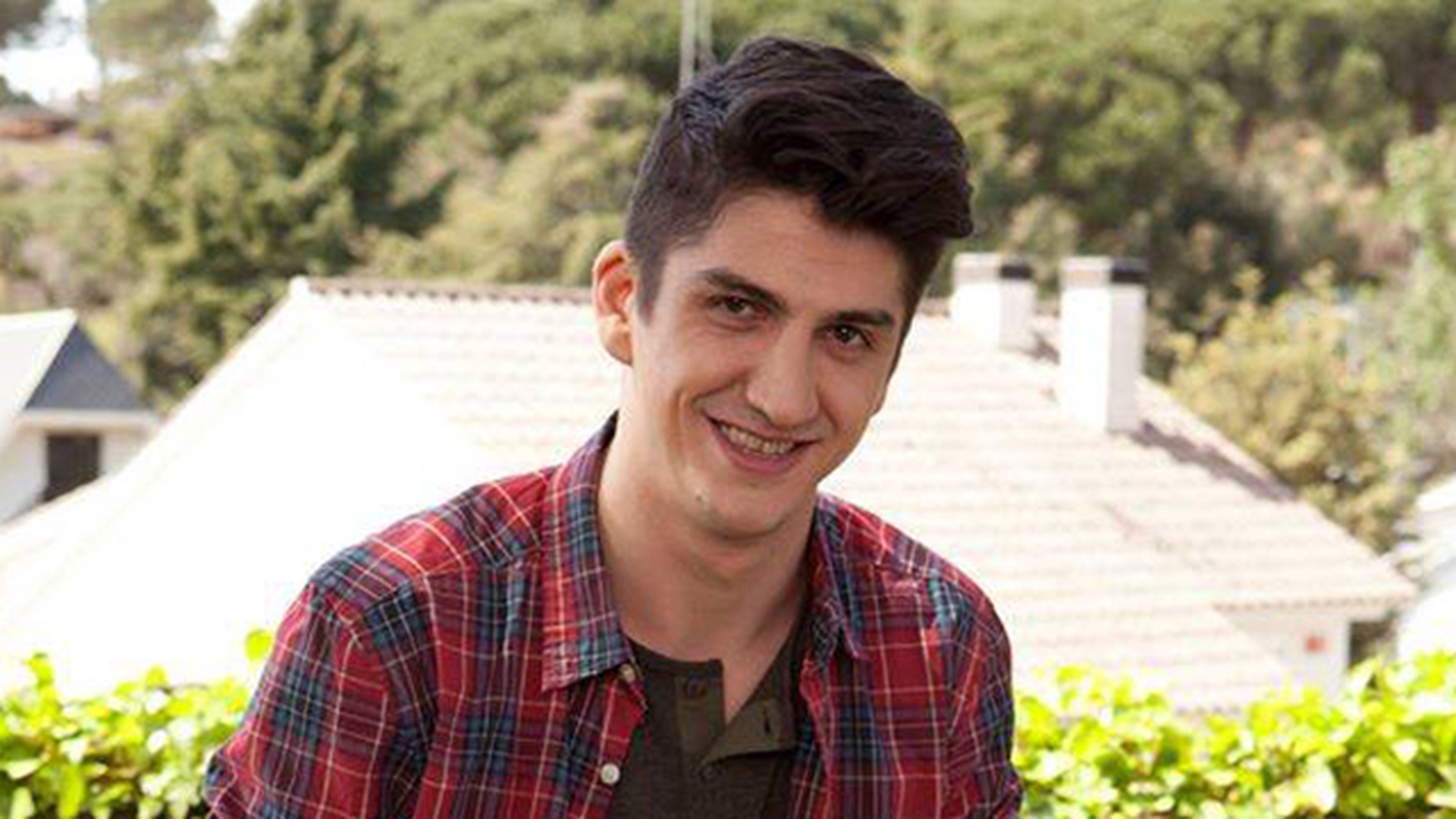 Cum a trecut de la cel mai scund din liceu la “mascul feroce”. Primul castigator MasterChef vorbeste deschis despre viata amoroasa