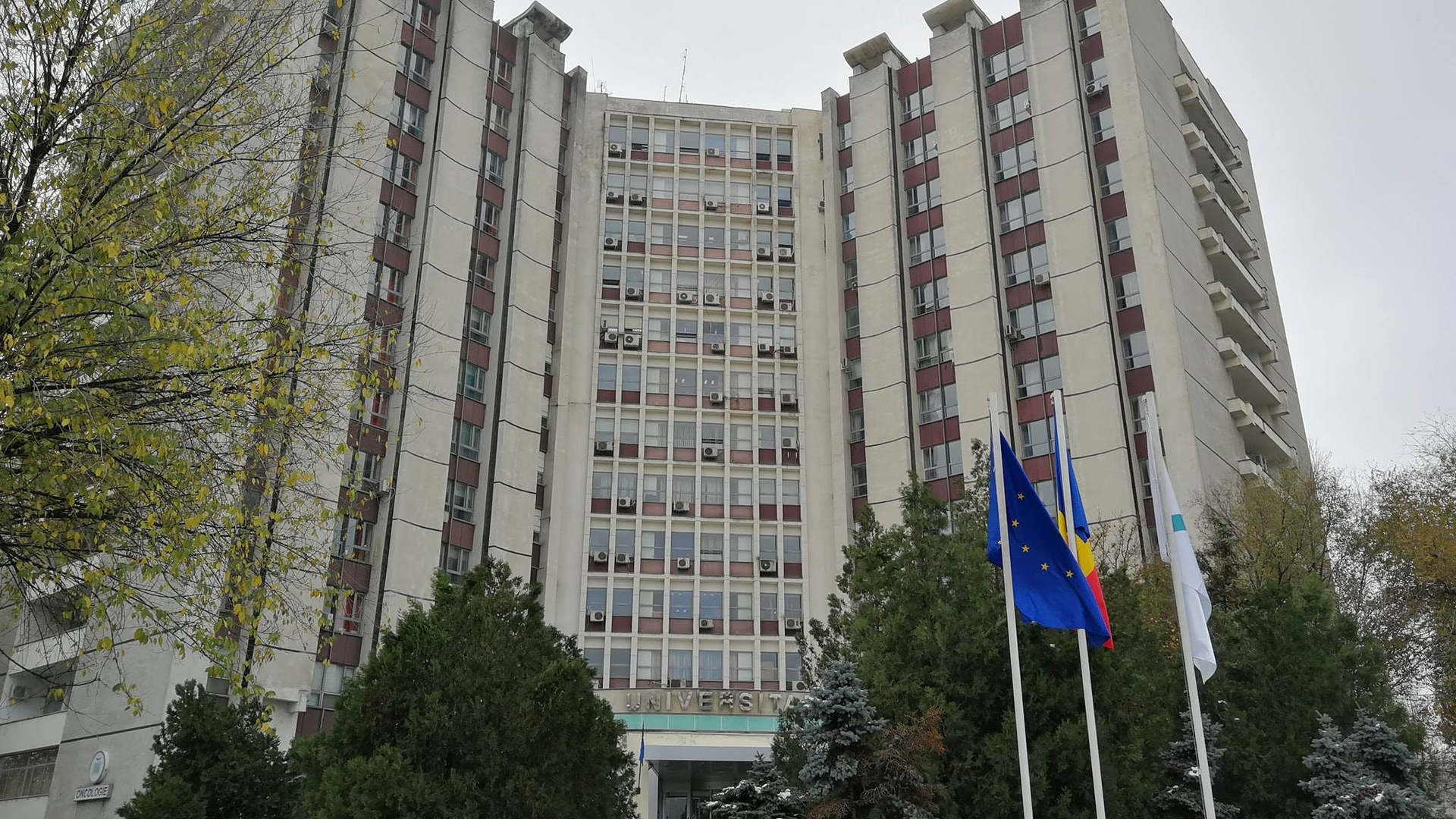 Dezastru la Spitalul Universitar din Capitală. Opt asistente și infirmiere, depistate pozitiv: „Nu au purtat echipamentul corect”