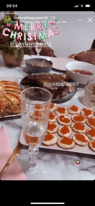 Ce au mâncat vedetele la masa de Crăciun. CANCAN.RO vă arată ce au pus pe masă Loredana Groza, Bianca Drăgușanu sau Dani Oțil