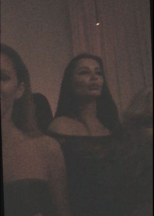Brigitte pare ușor îngândurată