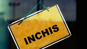 Localitățile din România intră în zona roșie! Restricții dure: Nunțile sunt interzise!