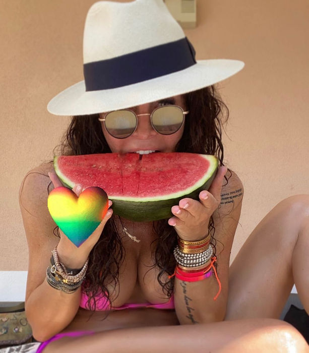 Cum s-a fotografiat Mihaela Rădulescu pe Instagram. Ipostaza care i-a lăsat pe mulţi fără cuvinte