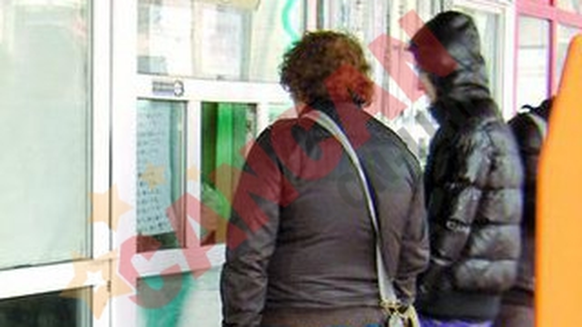 Isi fac provizii de droguri usoare!