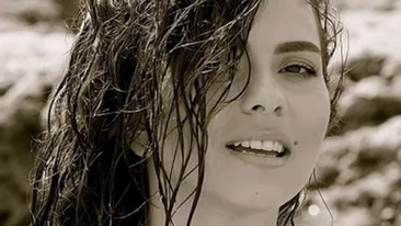 Daca ieri era cu semn de intrebare, astazi este cert: Inna s-a lasat pozata fara sutien! Imagine realizata cu putin timp in urma