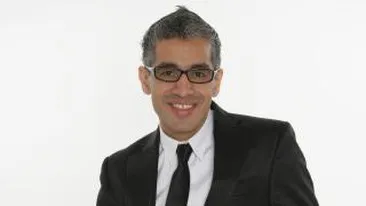 Este dur cand jurizeaza, dar bland si rabdator cu elevii de la scoala sa de dans! Vezi aici imagini inedite cu Willmark!