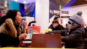 A calcat in picioare bunele maniere! Narcisa face terapie prin shopping dupa ce a fost parasita de "regele manelelor"!