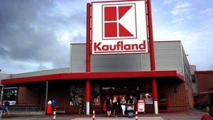 Program Kaufland de sărbători. Vezi orarul pentru 24, 25 și 26 decembrie