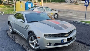 “Dorel” a lovit din nou în Craiova: A asfaltat parcarea în jurul maşinilor