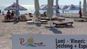Nu este o eroare! Câți lei a ajuns să coste un șezlong în Mamaia acum, la final de august 2022