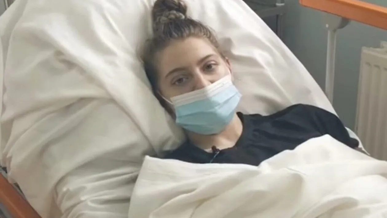 Dovada că minunile există. Maria, studenta de 19 ani din Rădăuți, care s-a trezit miracolos din comă, a revenit la școală