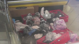 Socant! Carne congelata timp de 40 de ani, pusa la vanzare intr-un magazin din Constanta!