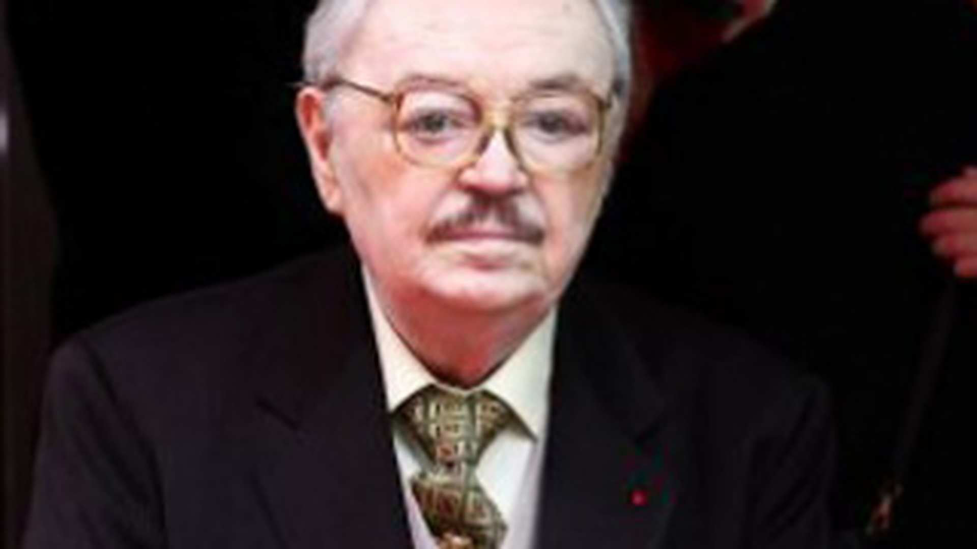 Actorul Ion Lucian respira cu ajutorul aparatelor