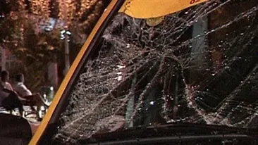 Un taximetrist a lovit un tanar pe trecerea de pietoni, in Capitala