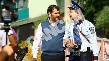 Mihai Bobonete si Costi Dita se fac parteneri de afaceri. Isi deschid un Internet Cafe!