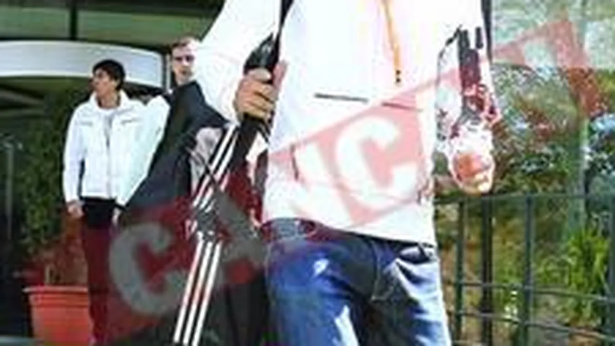 Florin Costea il plimba pe Mititelu cu tractorul