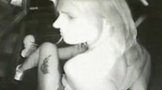 VIDEO O soferita rupta de beata conducea topless cu peste 200 de kilometri la ora!