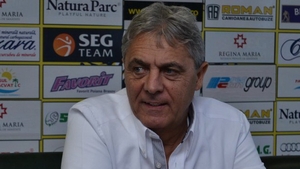 Sansa pe care vrea sa o fructifice un antrenor din Liga 1. Este bolnav, iar un nou tratament pentru boala sa a fost adus in tara