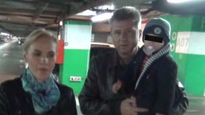 Gabi Firea si Florentin Pandele au poftit la ceva dulce. Vezi ce a facut femeia cand sotul ei s-a patat cu inghetata