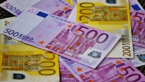 Ce a pățit un italian de 70 de ani, după ce s-a căsătorit cu o româncă. A rămas instant fără 120.000 de euro!