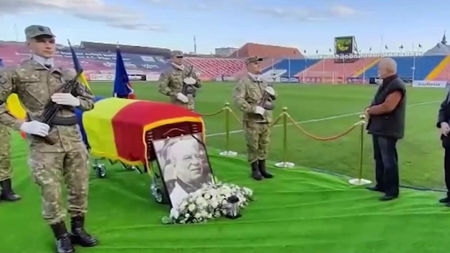 Ultimul omagiu adus antrenorului Emeric Ienei. Zeci de oameni și-au luat "Adio!" de la el pe stadionul Iuliu Bodola