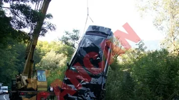 O olteanca a murit de ziua ei! A plonjat cu masina sa in apele reci ale Jiului