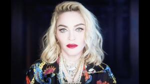 Madonna, prima reacţie după ce a fost văzută mergând în baston, pe stradă: „Nu vreau milă"