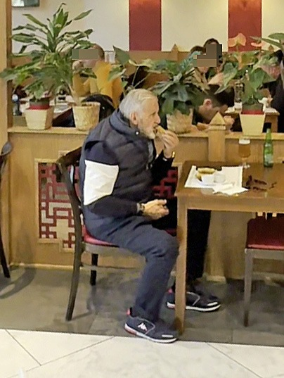 Ilie Năstase s-a dus să mănânce și să se răcorească cu o bere