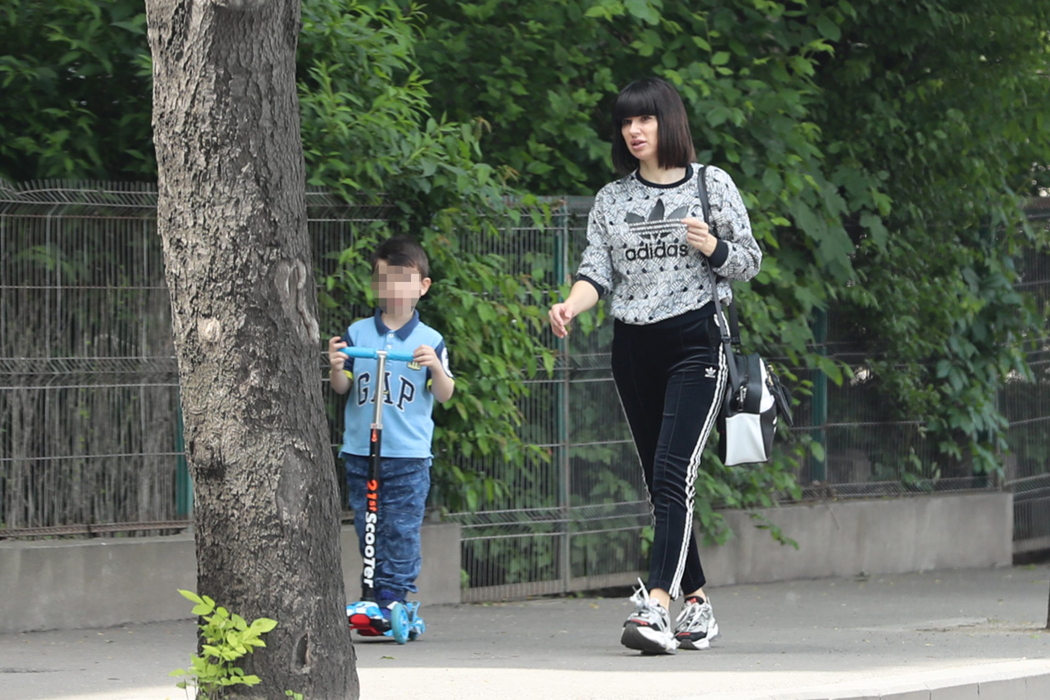 Roxana Marinescu, alături de fiul ei
