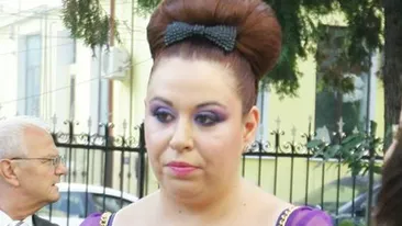 Oana Roman, filmata in timp ce incalca legea! CANCAN.RO are dovada