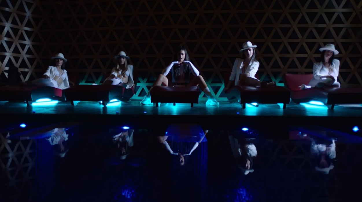 Antonia, apariție provocatoare în cel mai nou clip, lansat în colaborare cu Faydee! Versurile melodiei “Trika Trika” îți dau un vibe pozitiv