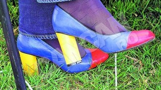 Pantofii tricolori, in trend la Pitesti