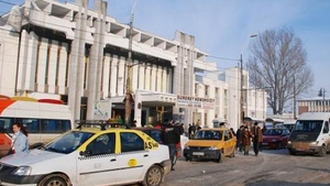 Taximetriştii din Focşani, puşi la respect de Primărie! Ce culoare vor avea maşinile şi care este ţinuta vestimentară pe care o vor adopta şoferii de taxi