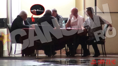 Giovani Becali isi cauta norocul la poker. Uite cum isi petrece impresarul serile racoroase de toamna!