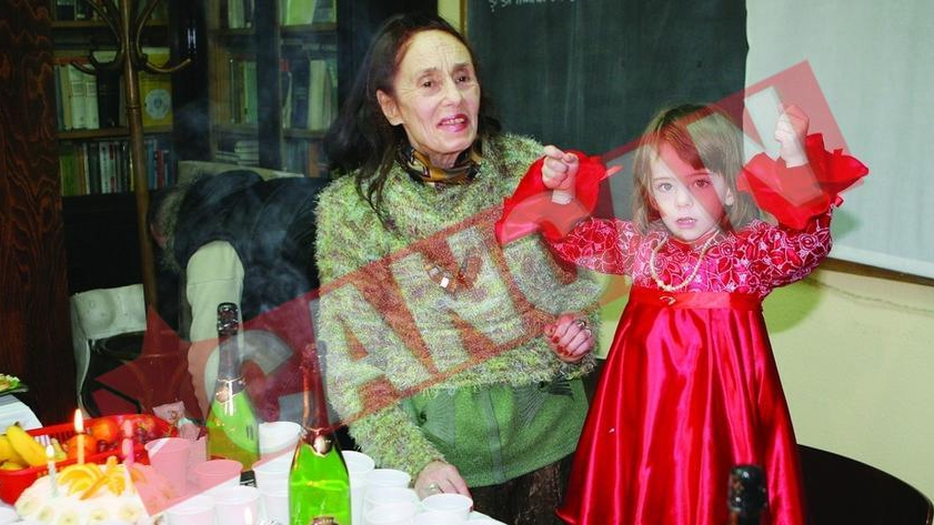 Fetita celei mai batrane mame din lume, serbata cu sampanie la 3 ani