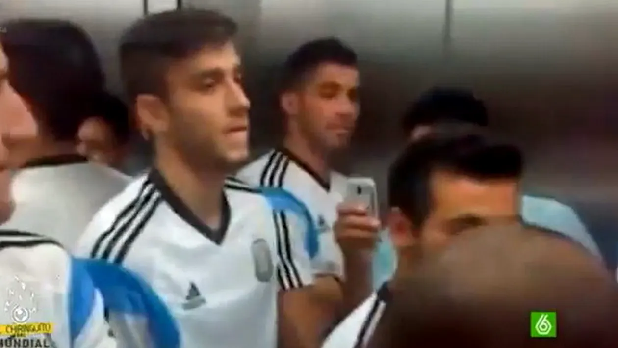 CUPA MONDIALA 2014 - Cea mai tare imagine posibila! Un fan s-a inghesuit in lift langa toata echipa Argentinei! VIDEO