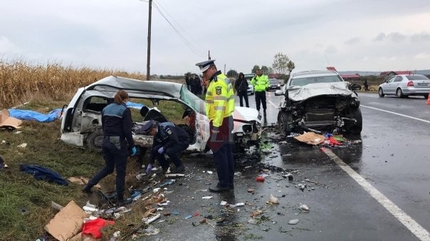 Blestem pe Drumul European 583! Soții Danilcenco, băiatul lor Theodor și prietena acestuia Ana au murit într-un accident cumplit. Șoferul care și-a ucis familia a făcut o greșeală capitală!