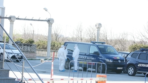 Poliția din București escortează autocarele cu români veniți din zonele cu risc de coronavirus. Oamenii vor intra în carantină