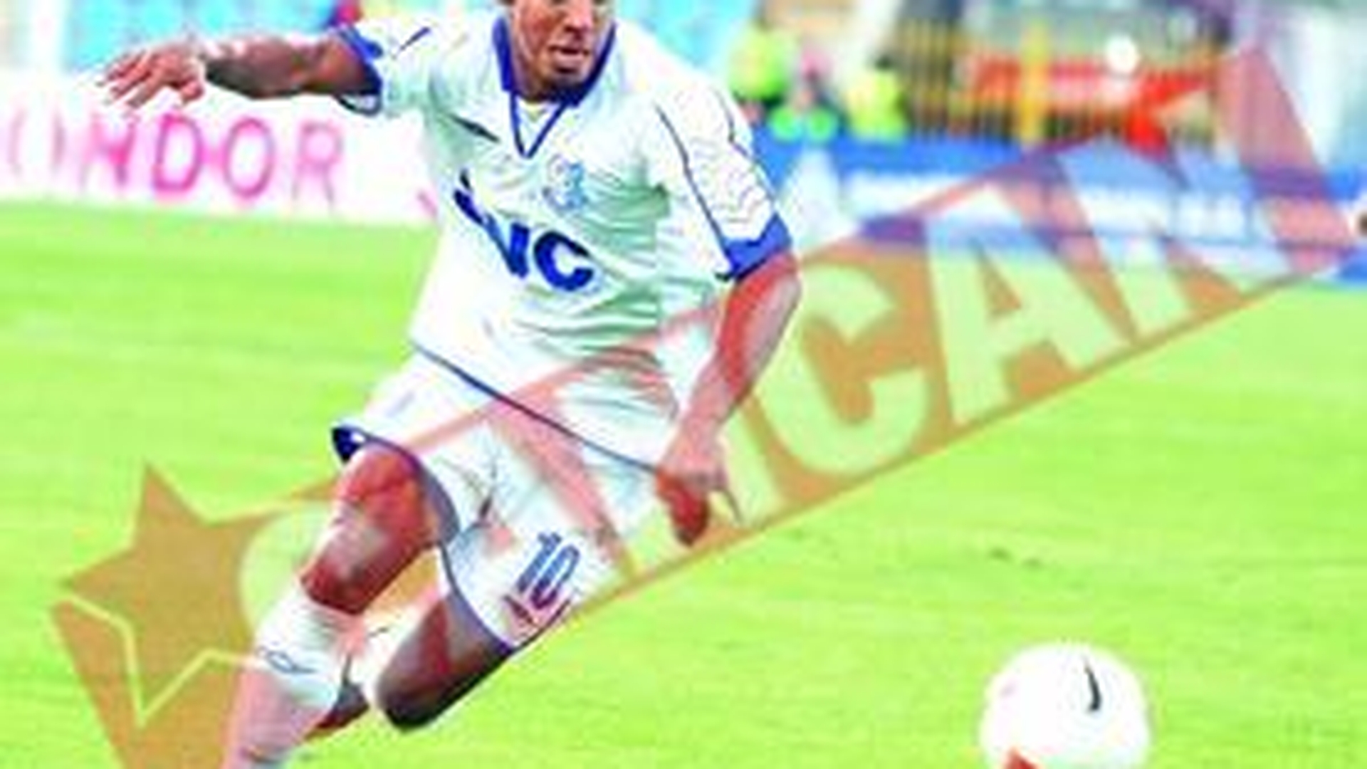 Romanii de la Farul i-au "capacit" pe colegii lor de culoare