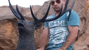 EXCLUSIV: "Mascaţii" l-au reţinut! Îi racola de pe Facebook şi… Ce ritual sălbatic avea un cunoscut bisexual din Bucureşti care îşi chinuia amanţii