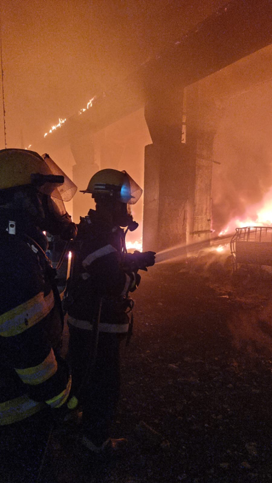 Având în vedere degajarile mari de fum ca urmare a incendiului a fost emis un mesaj Ro-Alert (foto ISU)