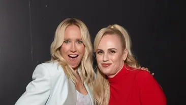 BOMBĂ în showbiz! La șase ani de la divorțul de soț, celebra actriță a dezvăluit că se iubește cu o femeie