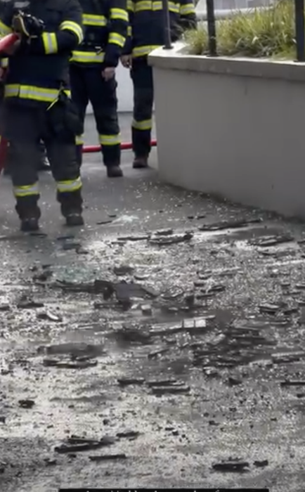 Clipe de coșmar pentru fosta dansatoare a Deliei. A izbucnit incendiul chiar în miezul zilei: ”Pompierii au ajuns în câteva minute”