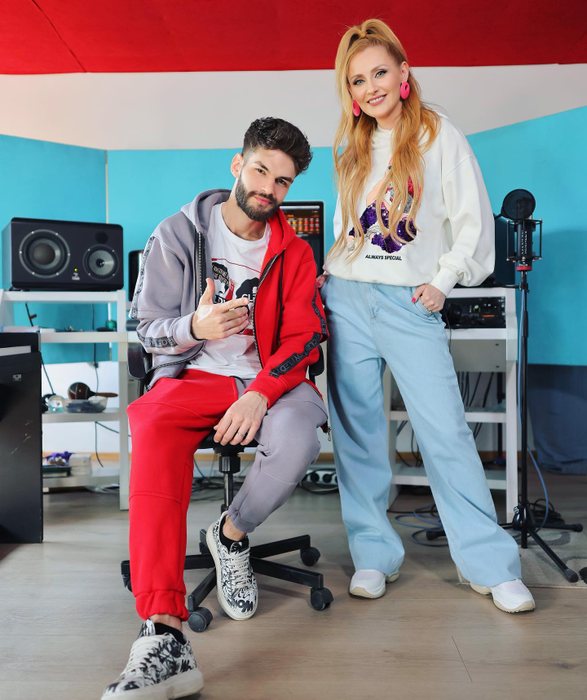 Alina Sorescu, surprinsă în compania unui artist celebru după divorţ. Fanii au rămas uimiţi
