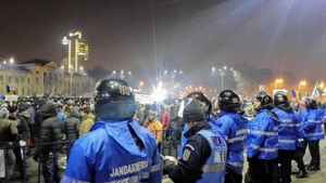 Un coleg al jandarmului care a lovit protestatarii a izbucnit! Mesajul disperat al acestuia: ”Cum credeţi că vom interveni la infractori...”