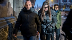 Patroana clubului din Crans-Montana a fost surprinsă plângând înainte de a ajunge la audieri