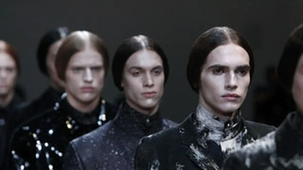 A trecut era barbatilor macho! Sunt preferati cei efeminati