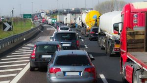 Veste proastă pentru românii care merg cu mașina în concediu. Trebuie să scoată mai mulți bani din buzunar în luna august