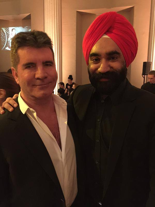 Povestea lui Reuben Singh care a făcut înconjurul lumii. A cerut un împrumut 5.000 de lire sterline de la o bancă și a garantat cu un Rolls Royce, în valoare de un sfert de milion | FOTO